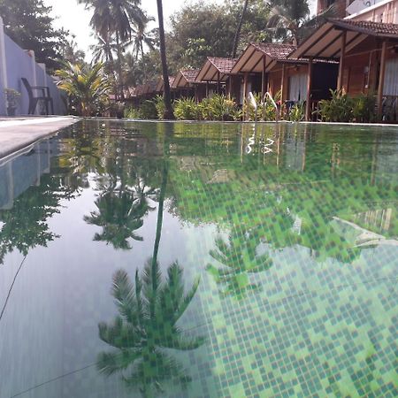 Ciiroc Hotel Morjim Exterior foto