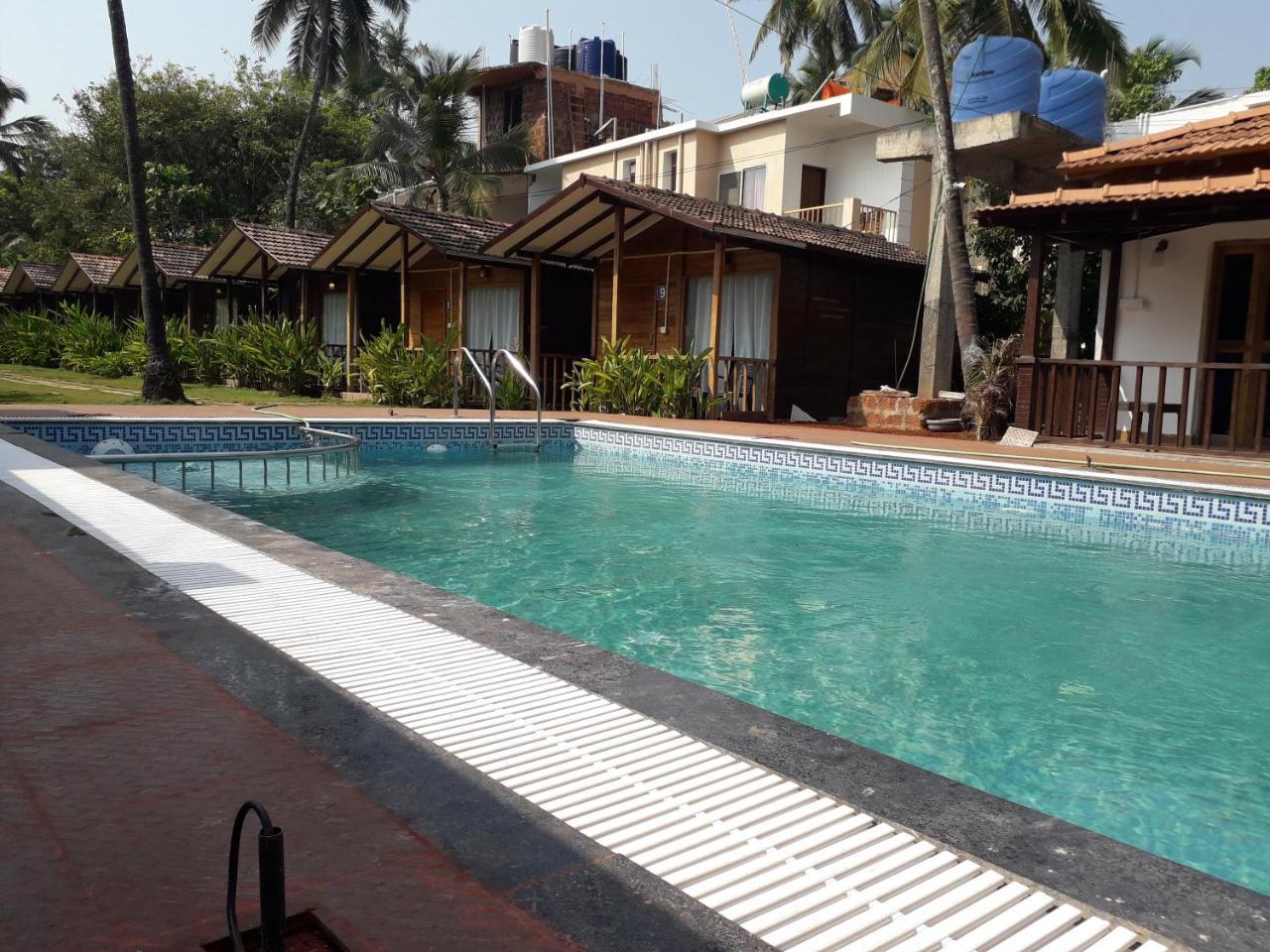 Ciiroc Hotel Morjim Exterior foto
